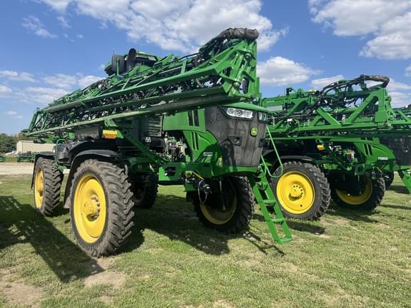 Image of John Deere 412R equipment image 2