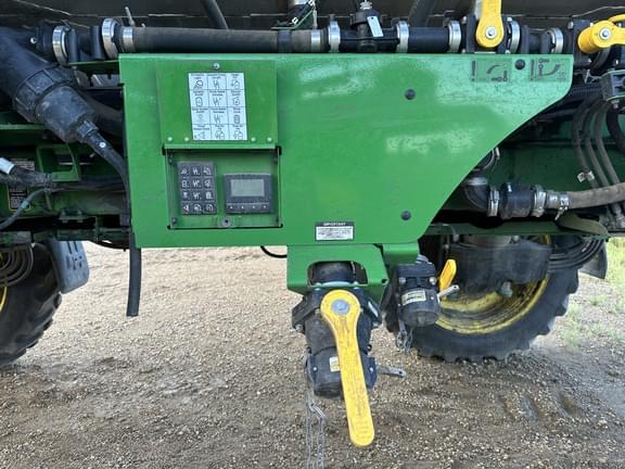 Image of John Deere 412R equipment image 3