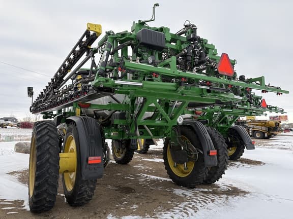 Image of John Deere 412R equipment image 4