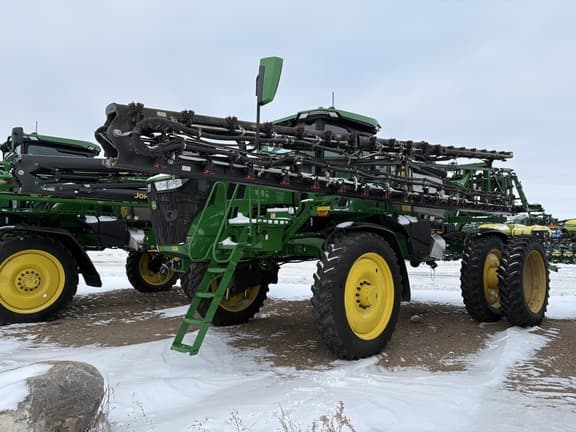 Image of John Deere 412R equipment image 2