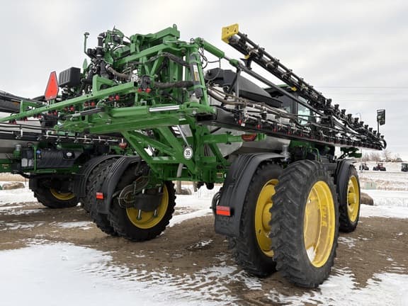 Image of John Deere 412R equipment image 3