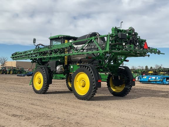 Image of John Deere 412R equipment image 4