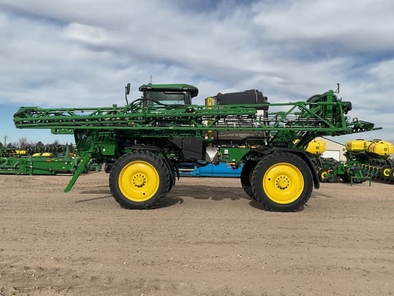 Image of John Deere 412R equipment image 3