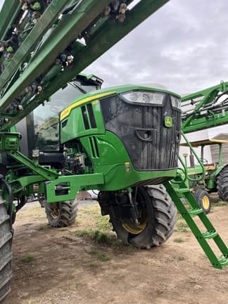 Image of John Deere 412R equipment image 4