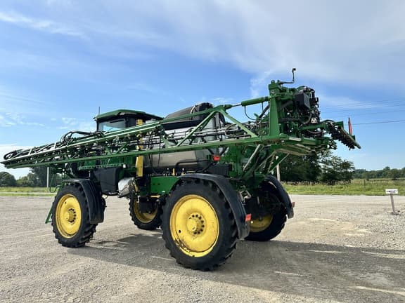 Image of John Deere 412R equipment image 4