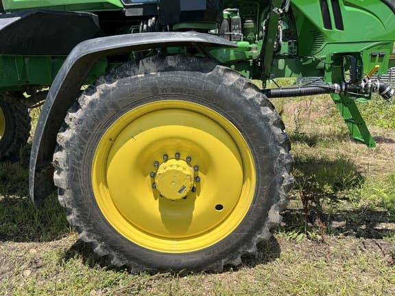 Image of John Deere 412R equipment image 3