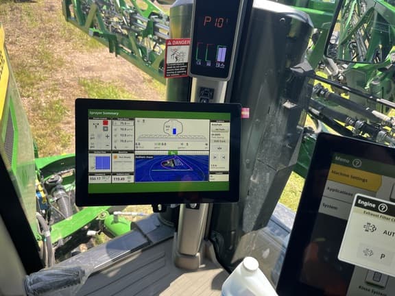 Image of John Deere 412R equipment image 2