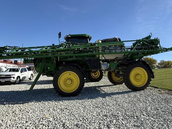 Image of John Deere 412R equipment image 3