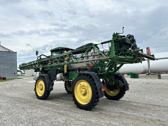 Image of John Deere 412R equipment image 4