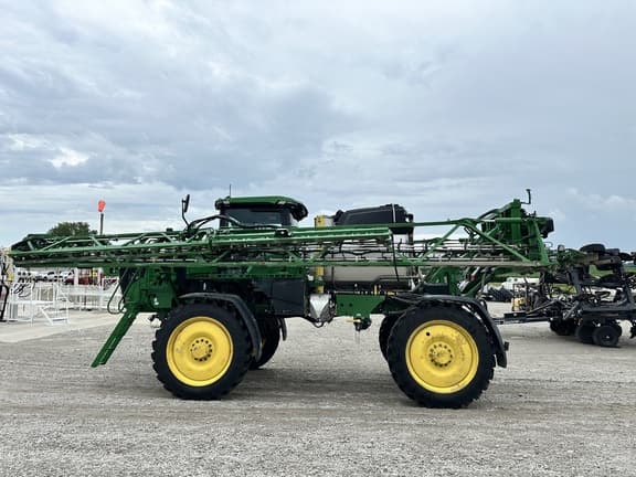 Image of John Deere 412R equipment image 2