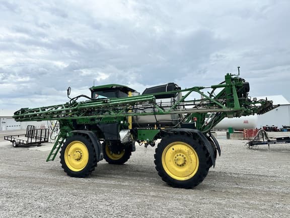 Image of John Deere 412R equipment image 3