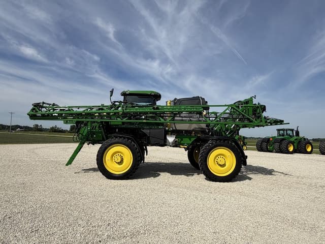 Image of John Deere 412R equipment image 1