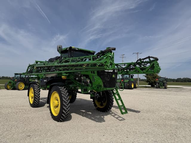 Image of John Deere 412R equipment image 3
