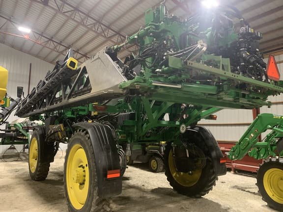 Image of John Deere 412R equipment image 3