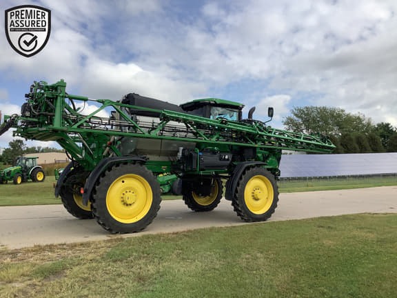 Image of John Deere 412R equipment image 3