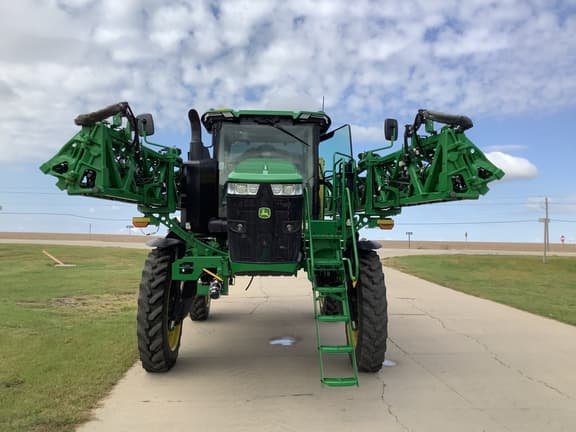 Image of John Deere 412R equipment image 4