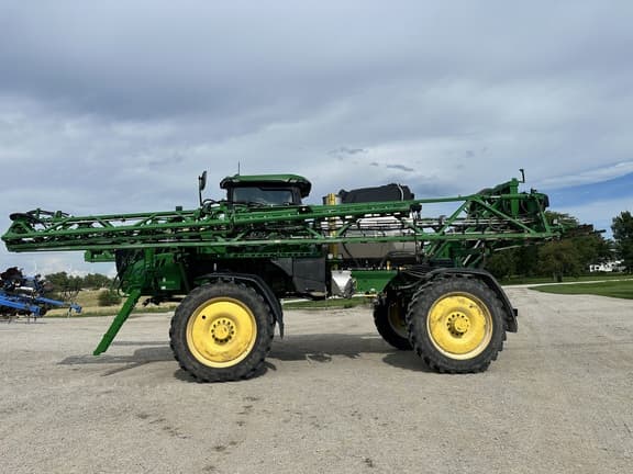 Image of John Deere 412R equipment image 2