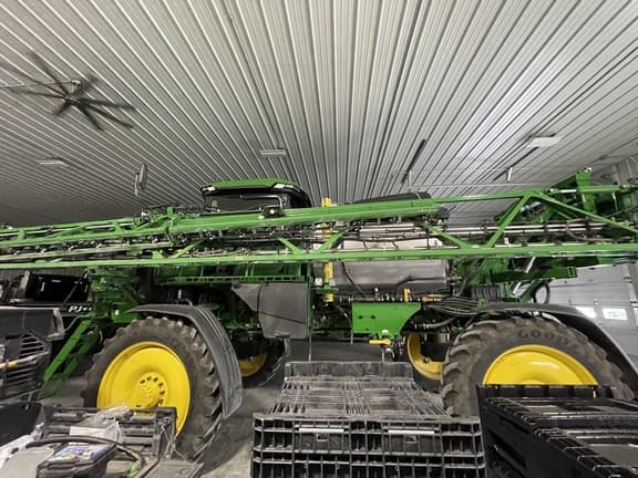 Image of John Deere 412R equipment image 2