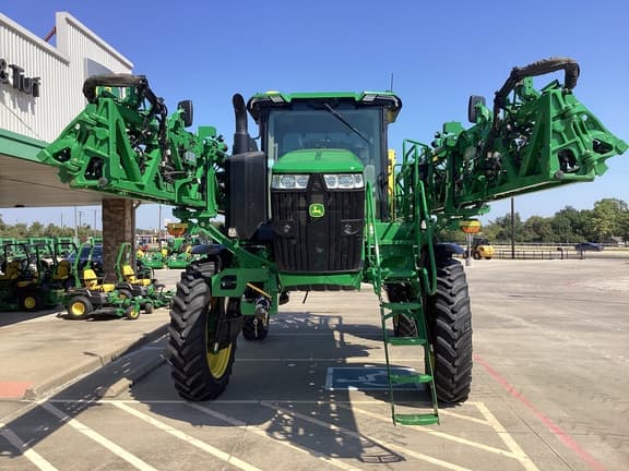 Image of John Deere 412R equipment image 4