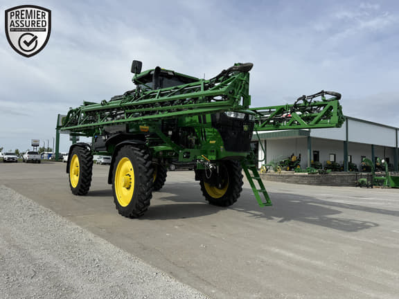 Image of John Deere 412R equipment image 3