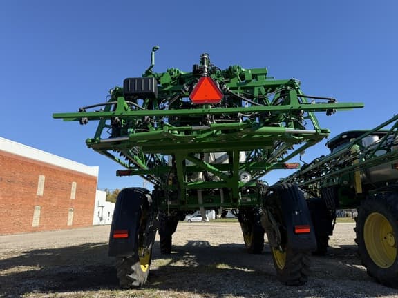 Image of John Deere 412R equipment image 4