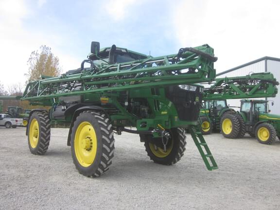 Image of John Deere 412R equipment image 4
