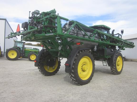Image of John Deere 412R equipment image 3