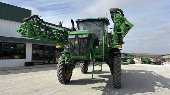 Image of John Deere 412R equipment image 4