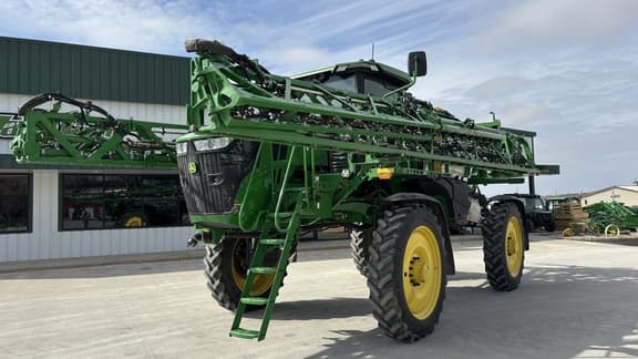 Image of John Deere 412R equipment image 4