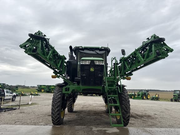 Image of John Deere 412R equipment image 3