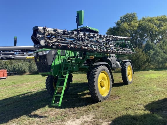 Image of John Deere 412R Primary image