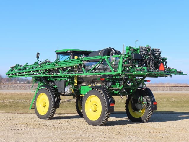 Image of John Deere 412R equipment image 2