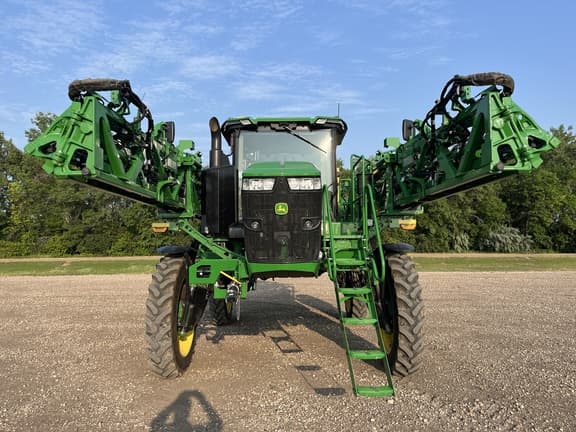 Image of John Deere 412R equipment image 3