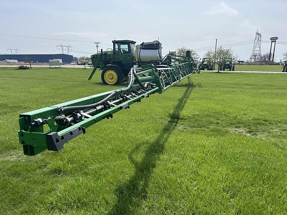 Image of John Deere 412R equipment image 4