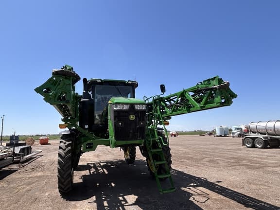 Image of John Deere 412R equipment image 1