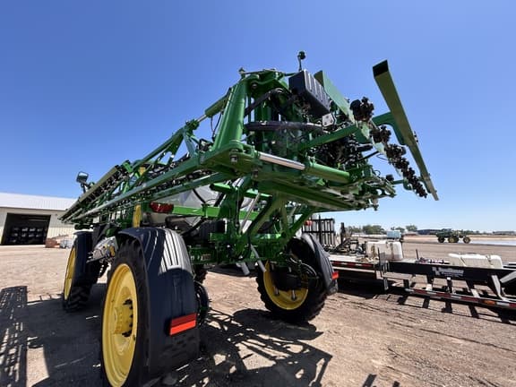 Image of John Deere 412R equipment image 4