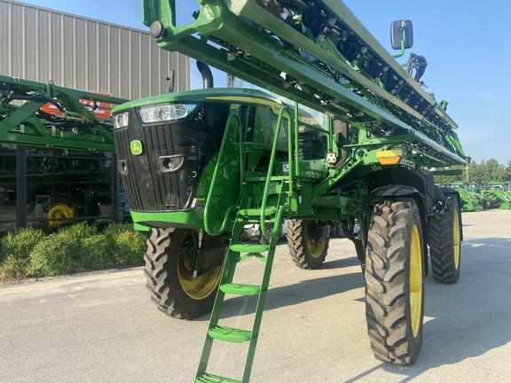Image of John Deere 412R equipment image 4