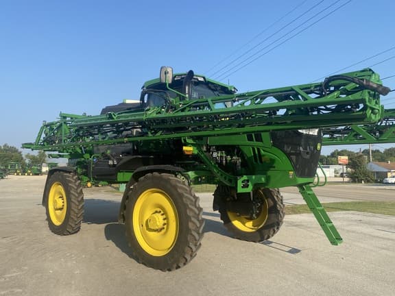 Image of John Deere 412R equipment image 2