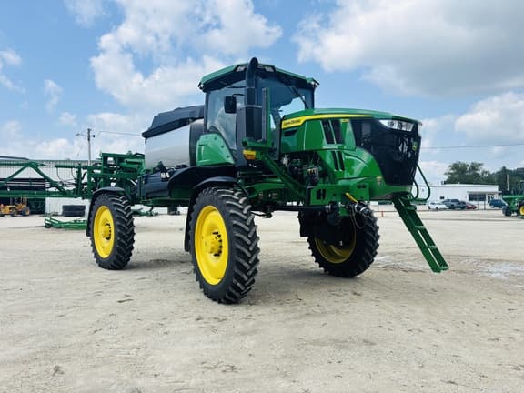 Image of John Deere 412R equipment image 2