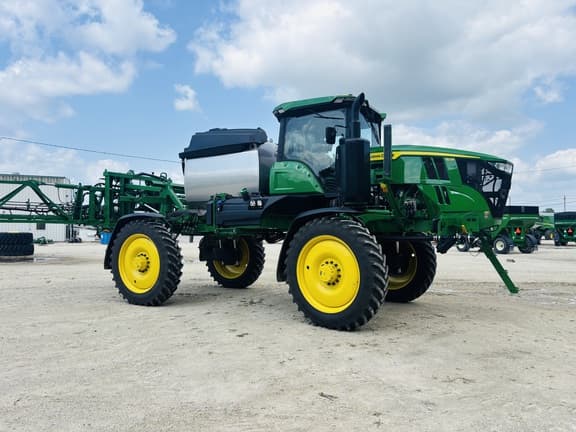Image of John Deere 412R equipment image 1