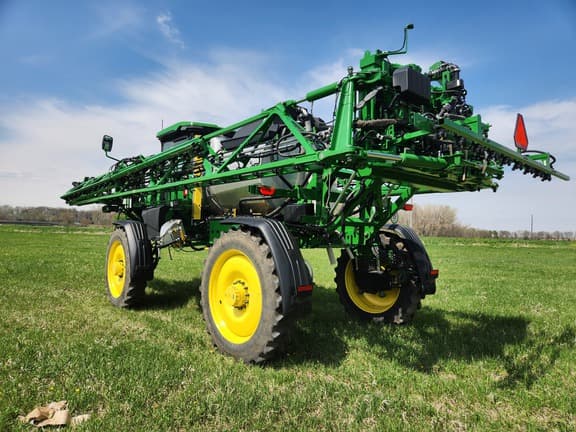 Image of John Deere 412R equipment image 3