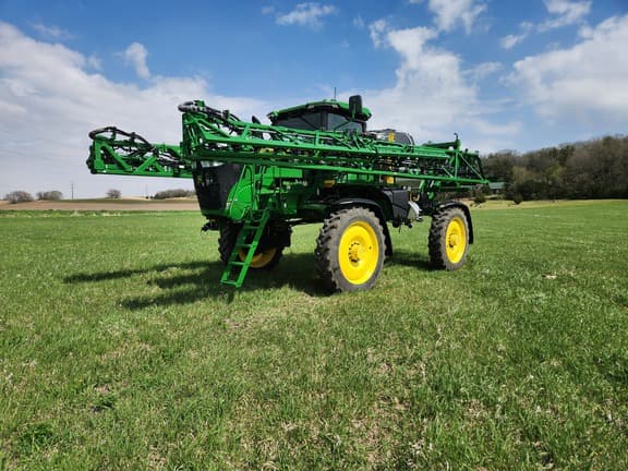 Image of John Deere 412R equipment image 2