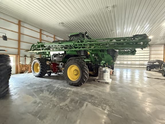 Image of John Deere 412R equipment image 3