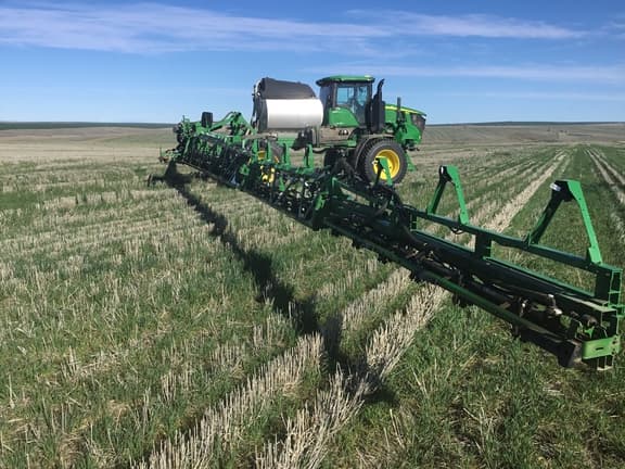 Image of John Deere 412R equipment image 3