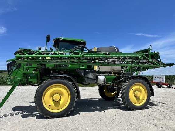 Image of John Deere 412R equipment image 1