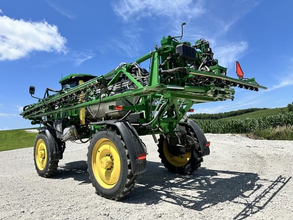 Image of John Deere 412R equipment image 4