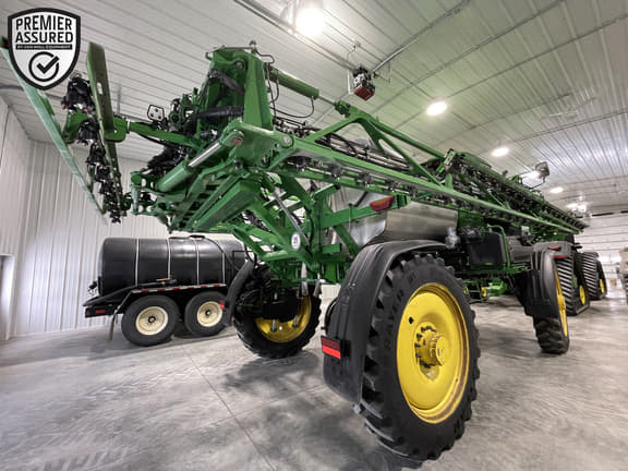 Image of John Deere 412R equipment image 4