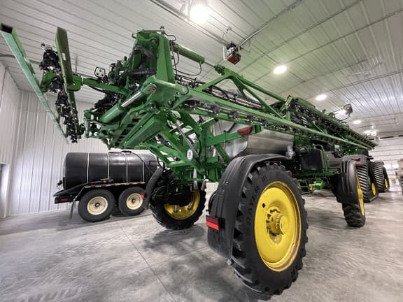 Image of John Deere 412R equipment image 4