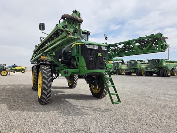 Image of John Deere 412R equipment image 3
