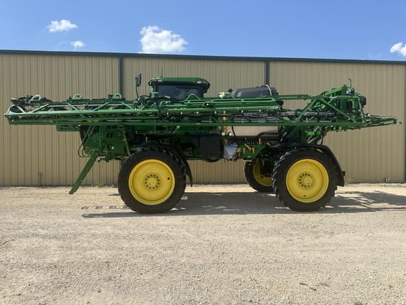 Image of John Deere 412R equipment image 1